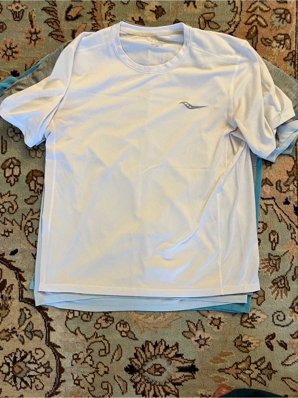 Saucony Men’s White Short Sleeve Performance Tee